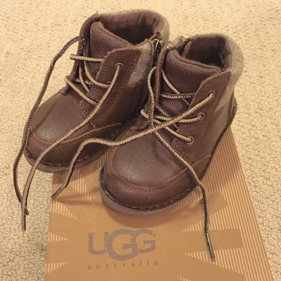 Ugg brand toddler boys boots size 6